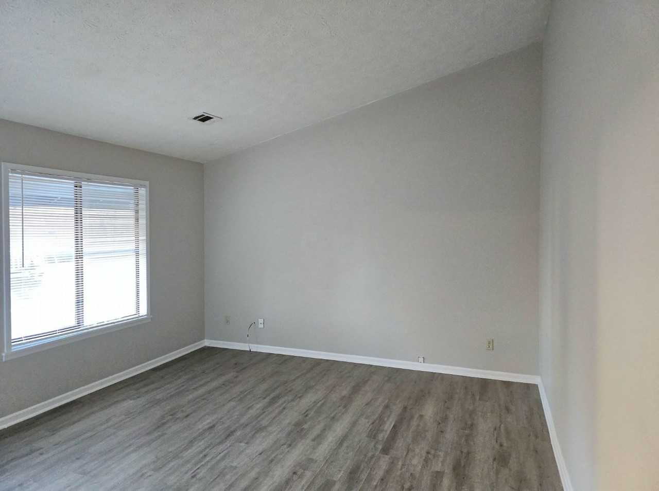 8147 Flamingo Dr - Photo 4 of 28