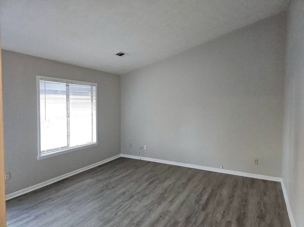 8147 Flamingo Dr - Photo 5 of 28
