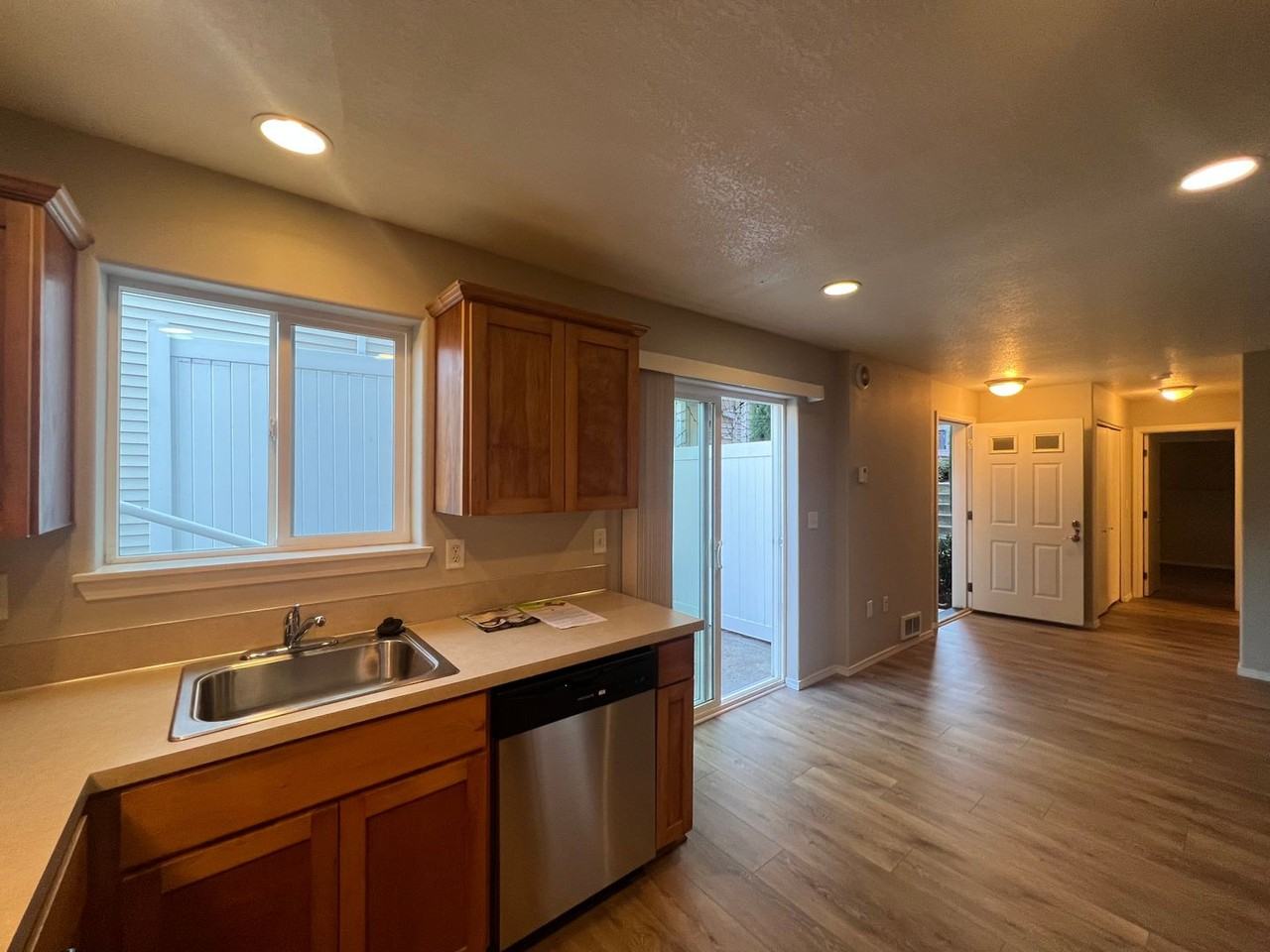11873 Se Pine St - Photo 2 of 9