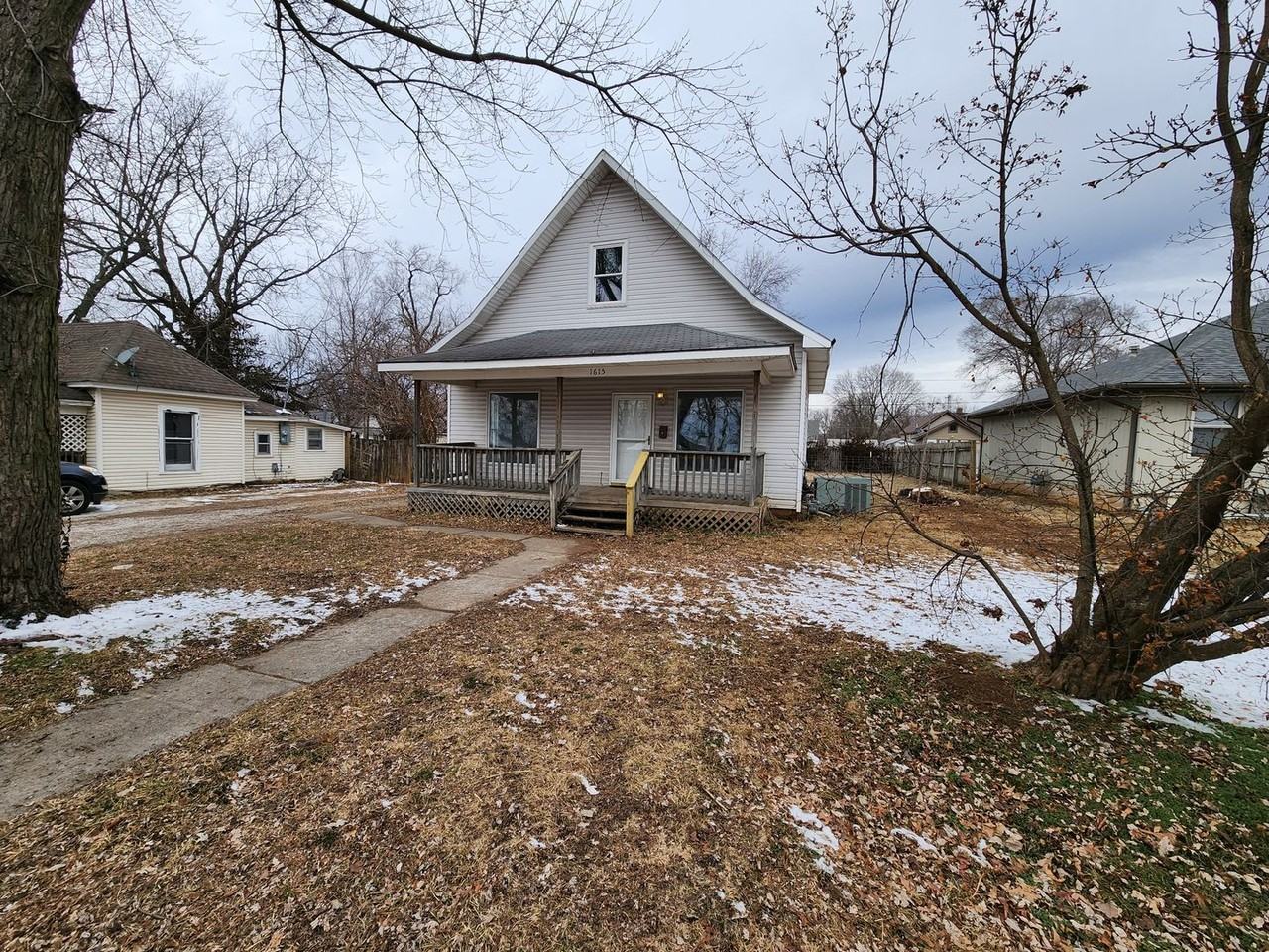 1615 W Chestnut St - Photo 2 of 28