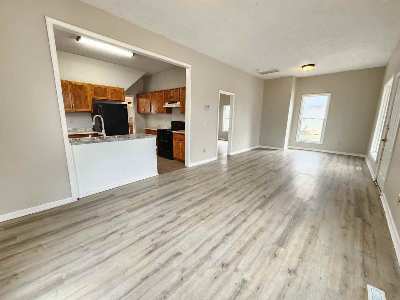 1615 W Chestnut St - Photo 6 of 28