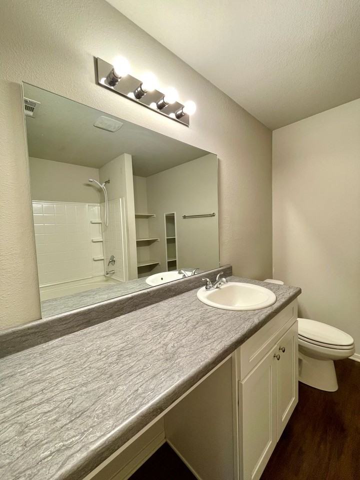 4708 Judes Park - Photo 5 of 24