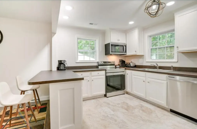1625 Front St #C - Photo 6 of 12