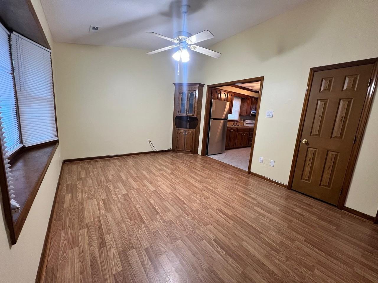 466 Willowspring Ln - Photo 2 of 11