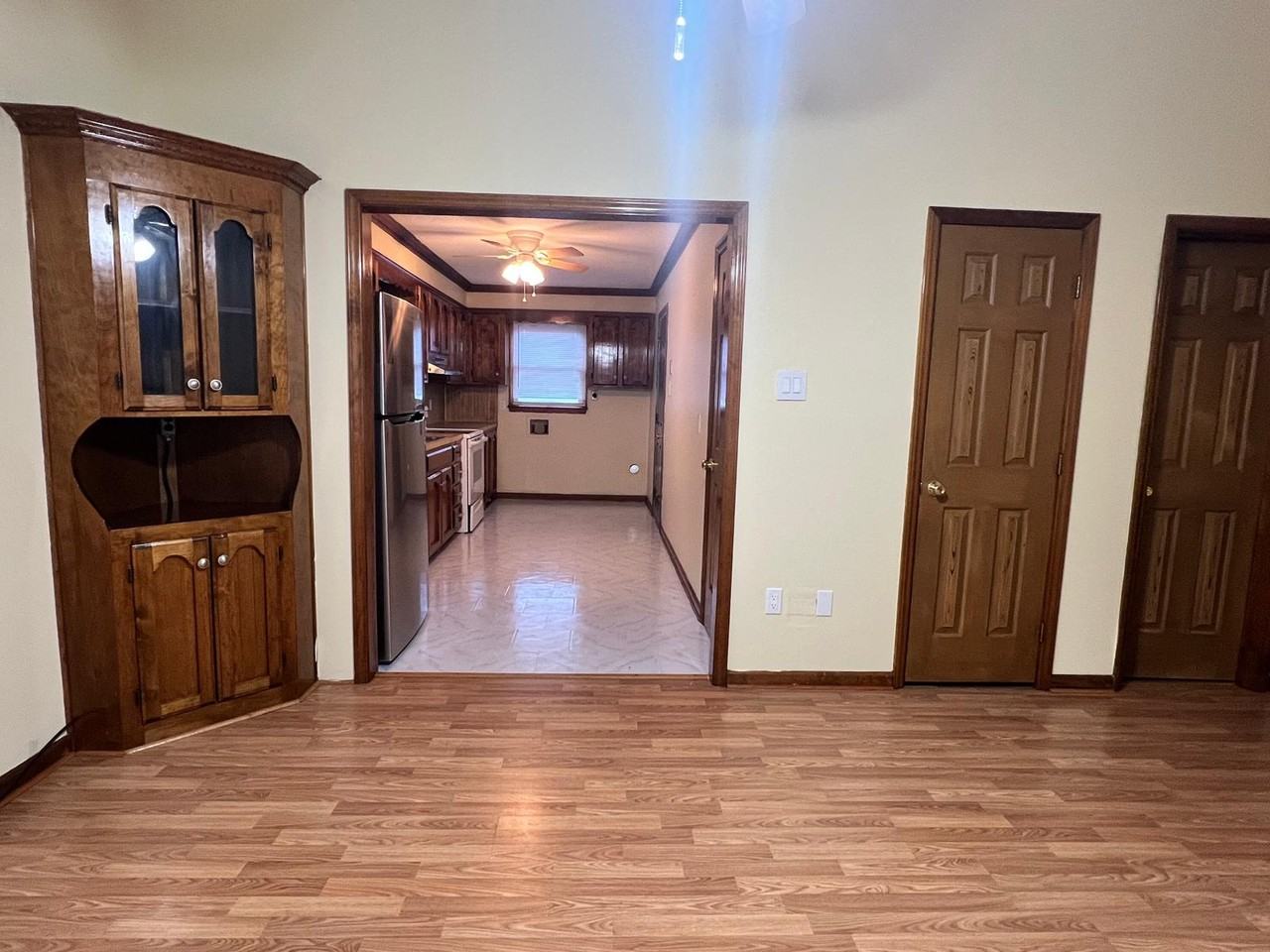 466 Willowspring Ln - Photo 4 of 11