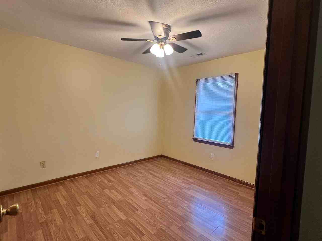 466 Willowspring Ln - Photo 6 of 11