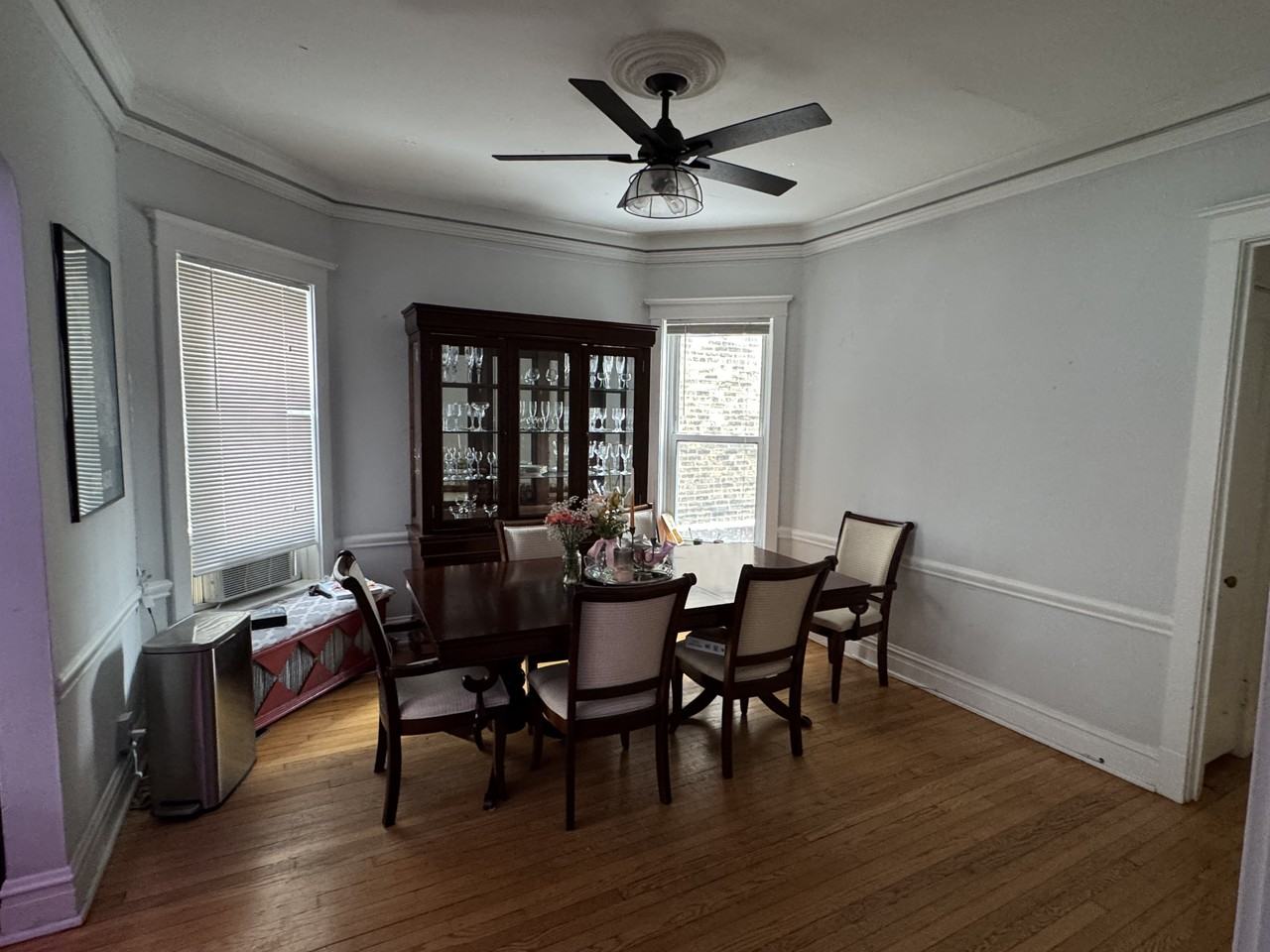 6454 N Lakewood Ave #1 - Photo 6 of 28