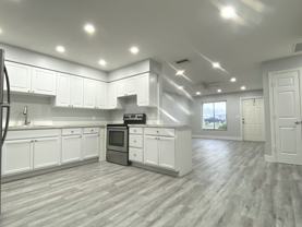 546 Se 4th Ter #B - Photo 1 of 1