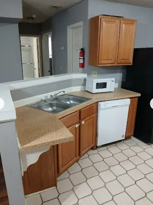 108 E 4th St Apt A #0 - Photo 5 of 7