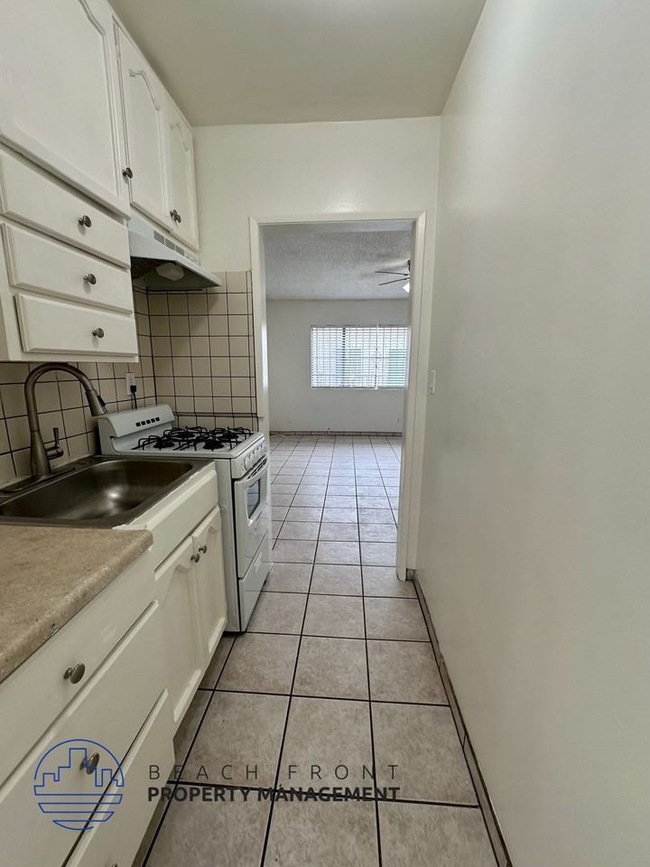 1495 W. 29th St. - Photo 3 of 7