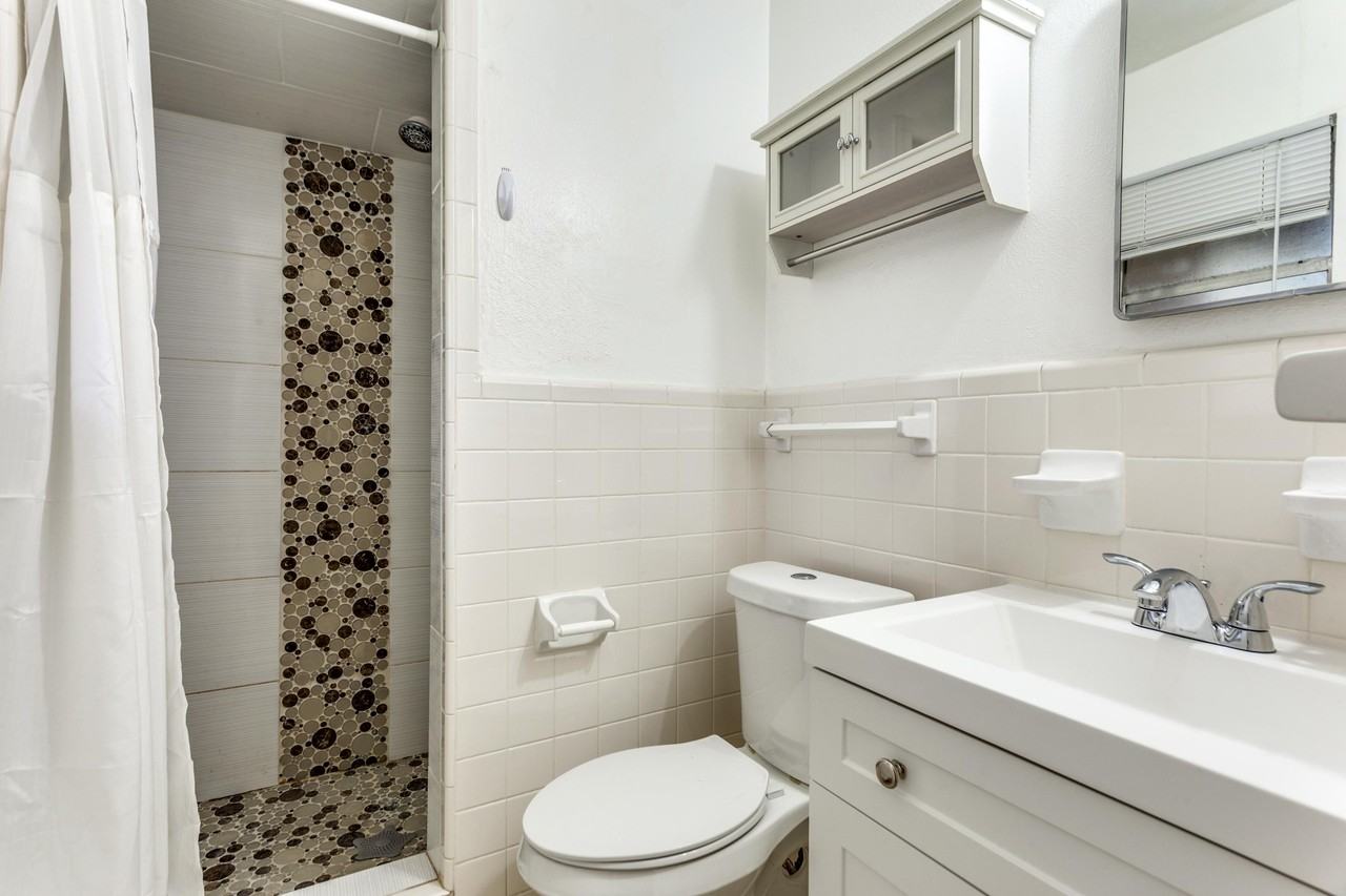 Larkin Ave - Photo 2 of 4