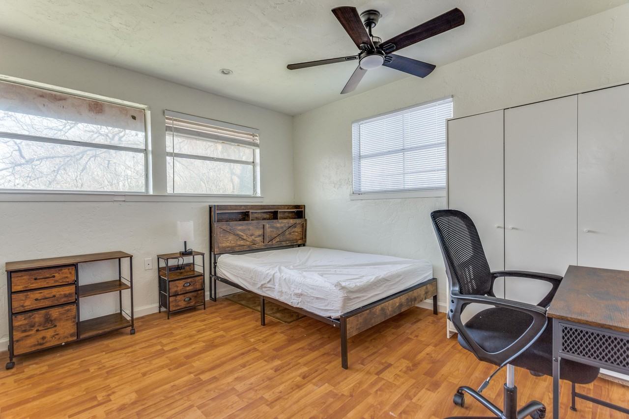 Larkin Ave - Photo 4 of 6