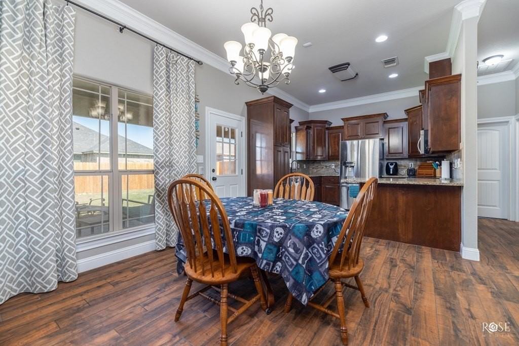 5706 Stratford Ct - Photo 3 of 5