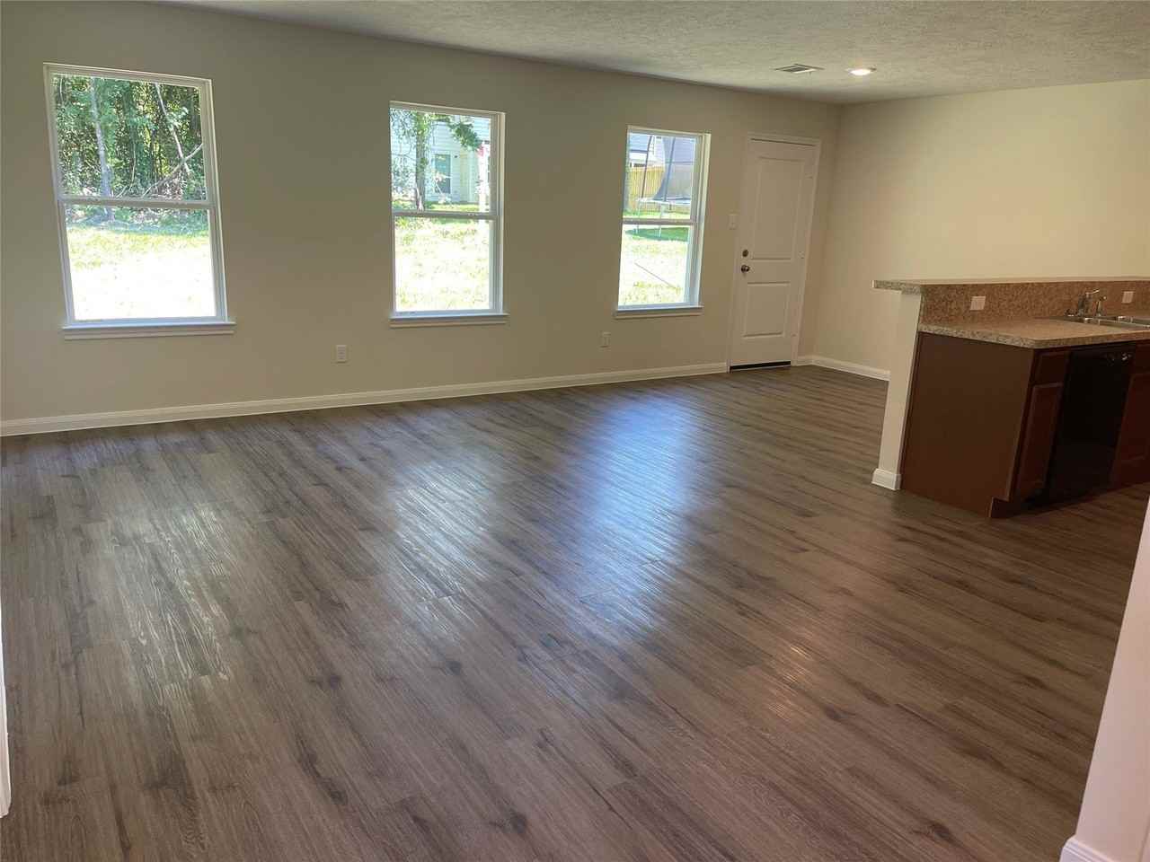 14990 Austin Rd - Photo 4 of 36