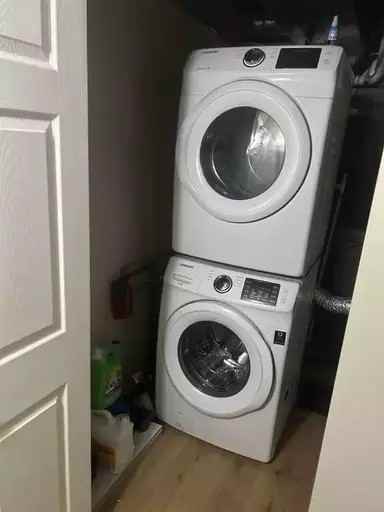 6132 167b St - Photo 2 of 5