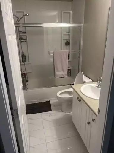 6132 167b St - Photo 3 of 5