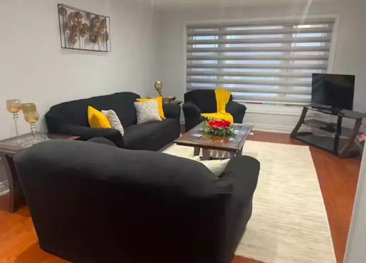 7402 Leesburg St - Photo 2 of 17