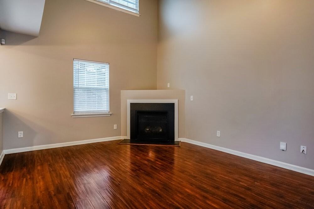 2835 Filbert St - Photo 4 of 17