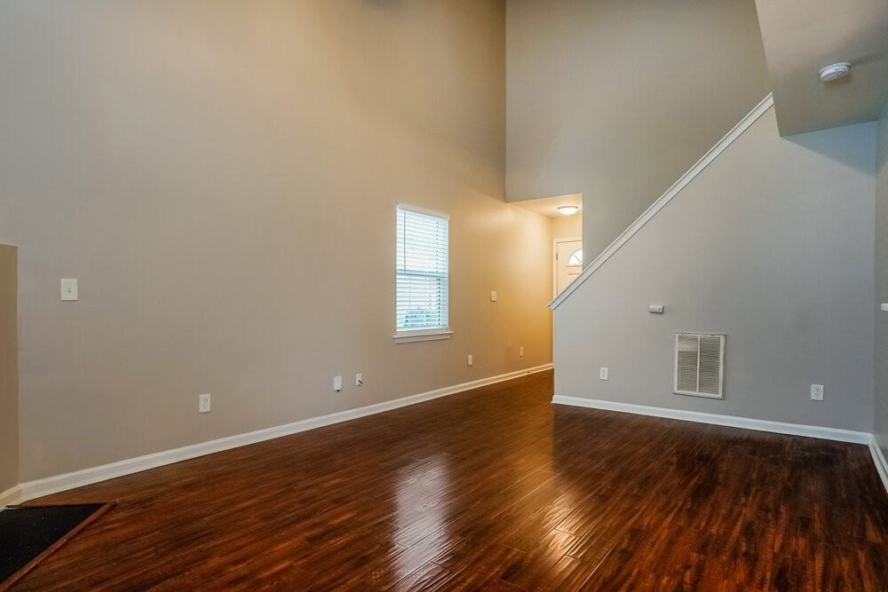 2835 Filbert St - Photo 5 of 17