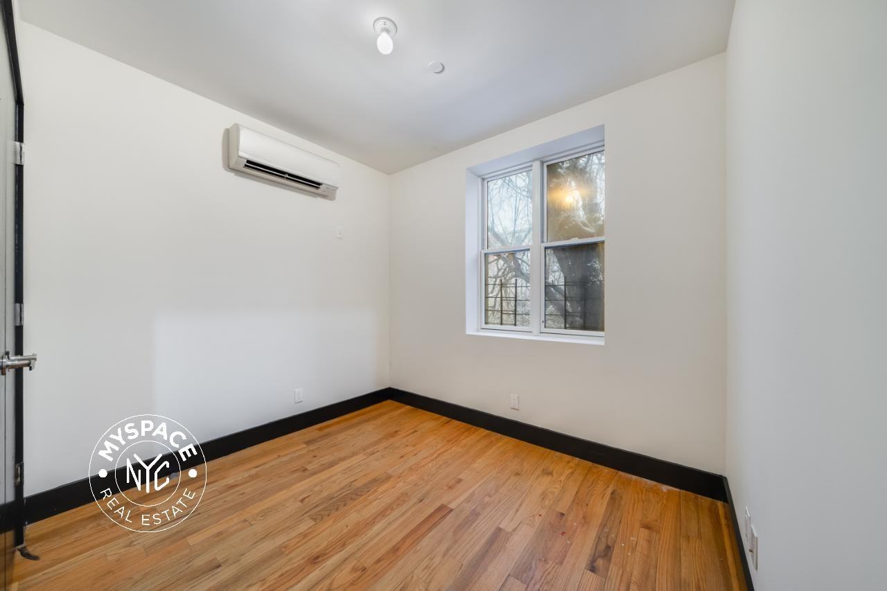 2427 Dean St #4a - Photo 6 of 10