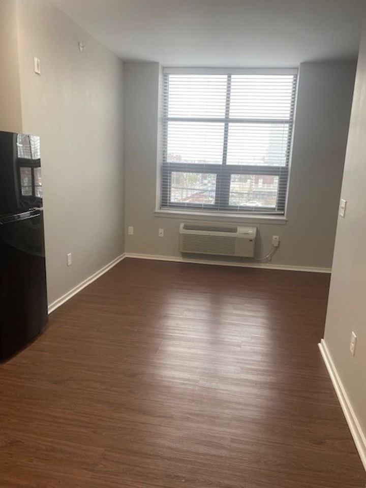 The Sterling - Photo 2 of 18