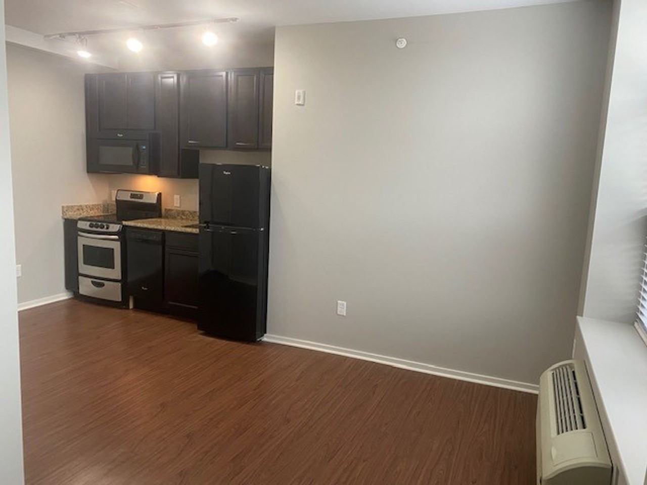 The Sterling - Photo 3 of 18