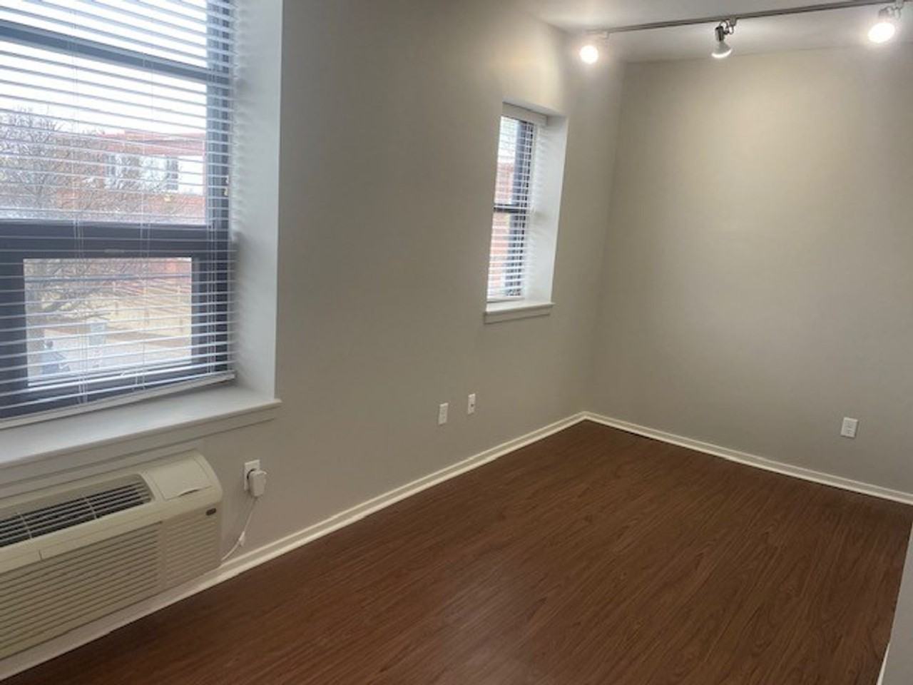 The Sterling - Photo 4 of 18