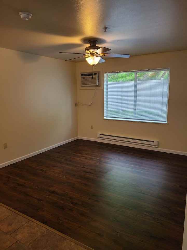 The Residences at 843 Oak - Photo 3 of 50