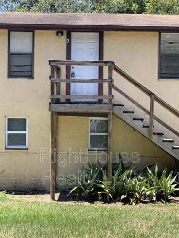 2426 Tanglewood St #2