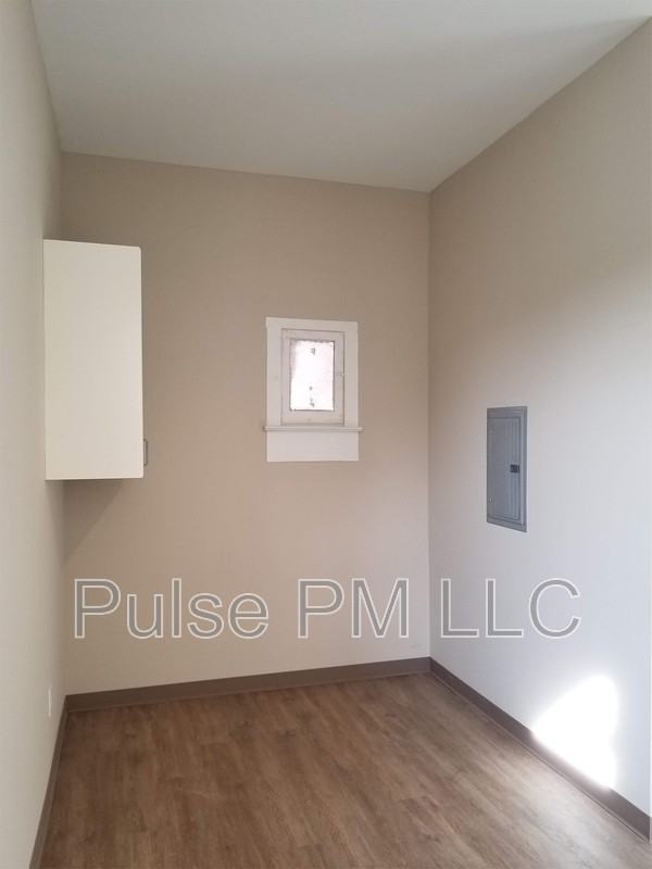 620 6th Ave - Photo 3 of 18