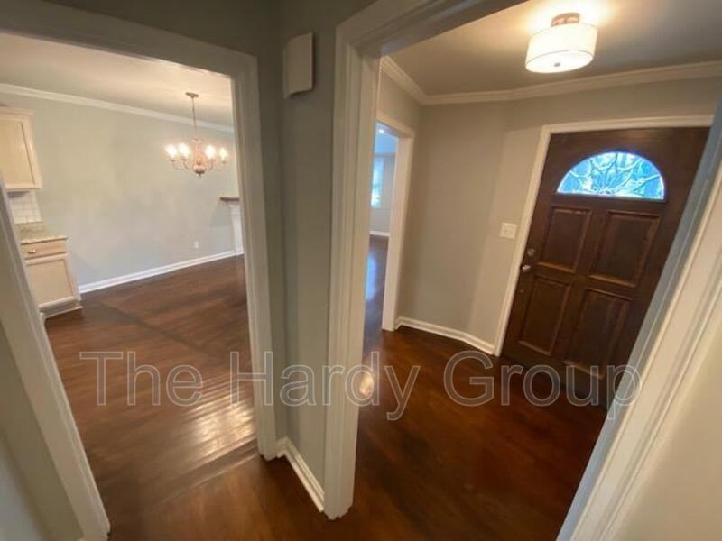 934 Mckellar Dr - Photo 6 of 17
