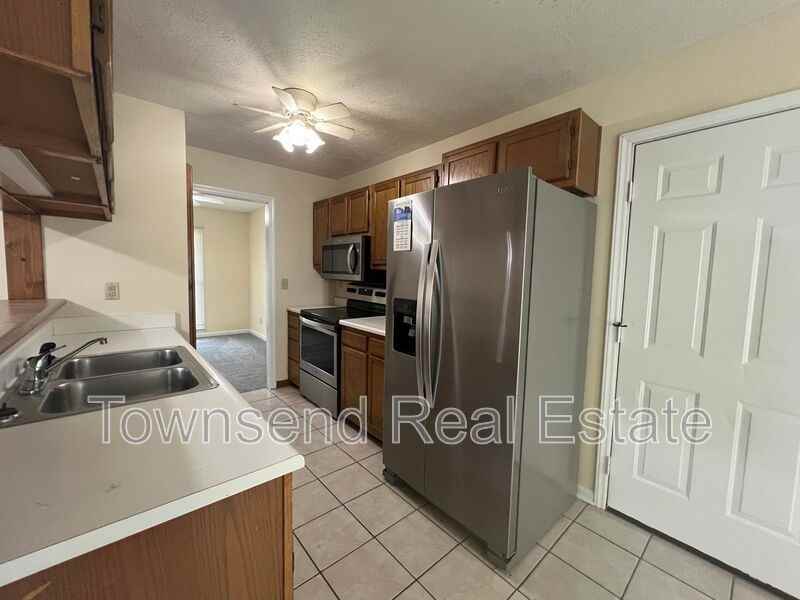 5038 Linton Hall Rd - Photo 3 of 13