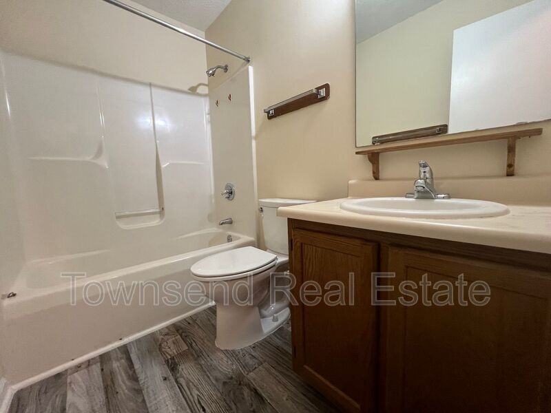 5038 Linton Hall Rd - Photo 7 of 13