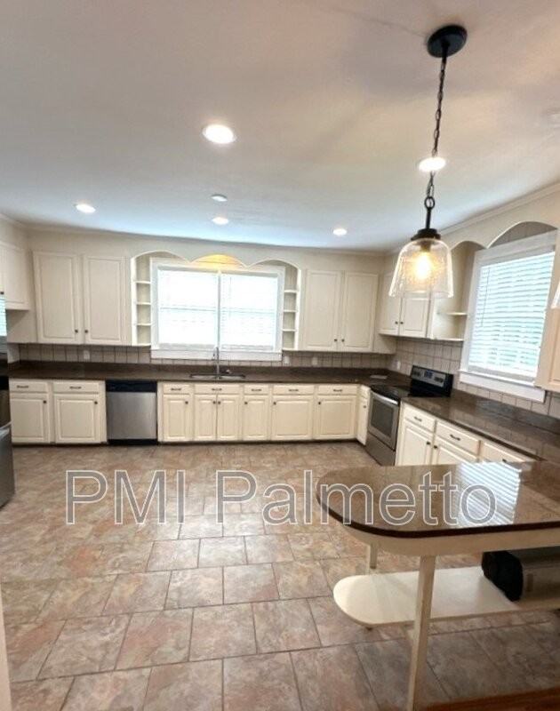 1419 Axtell Dr - Photo 7 of 19