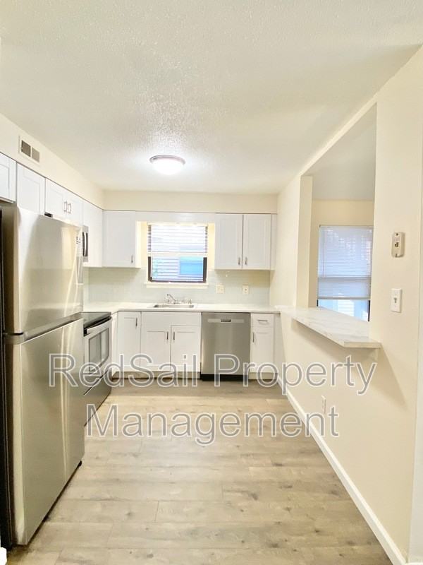 153 Windsor Castle Dr #A - Photo 7 of 15