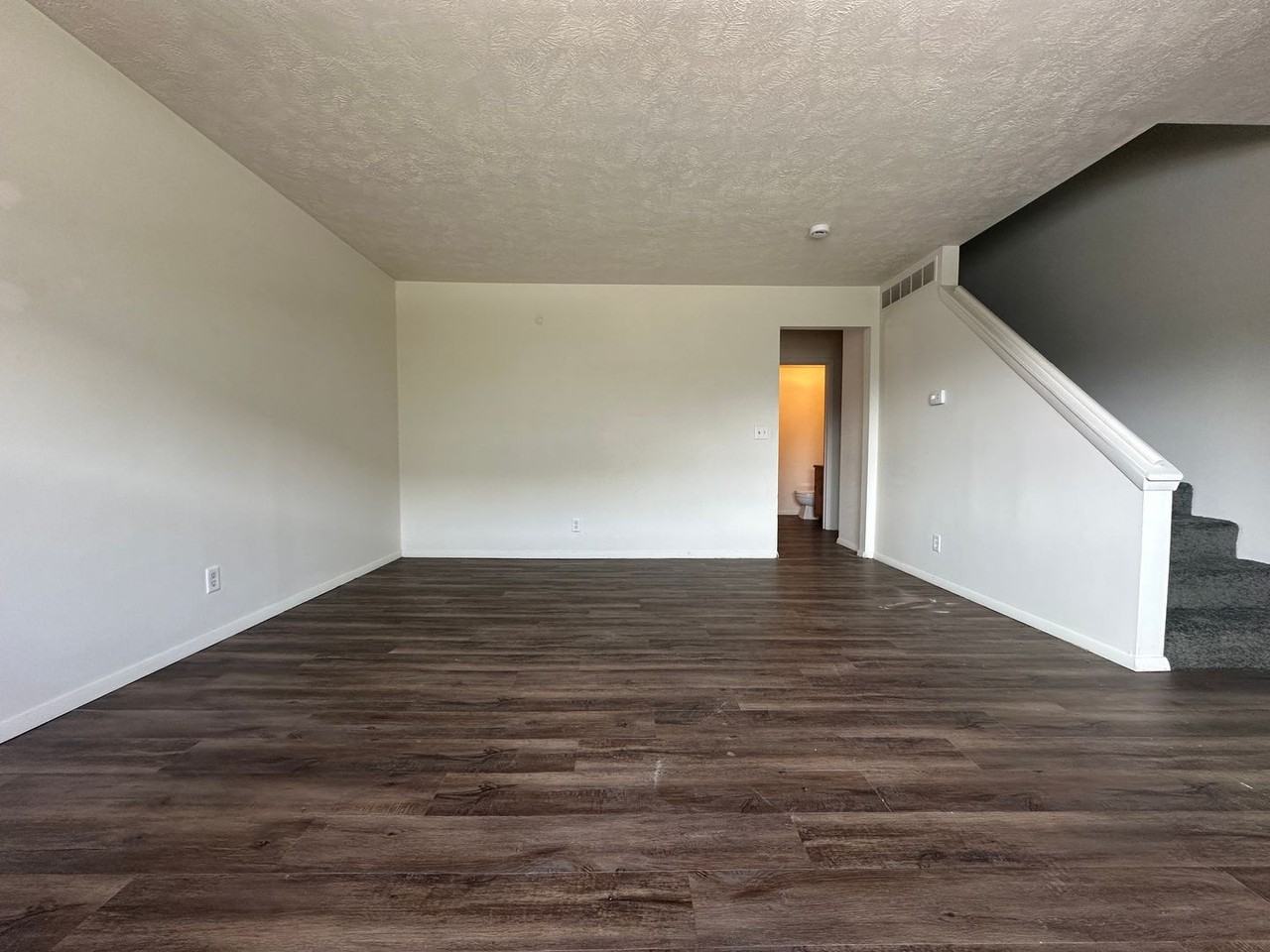 101 E. Lincoln - Photo 4 of 14