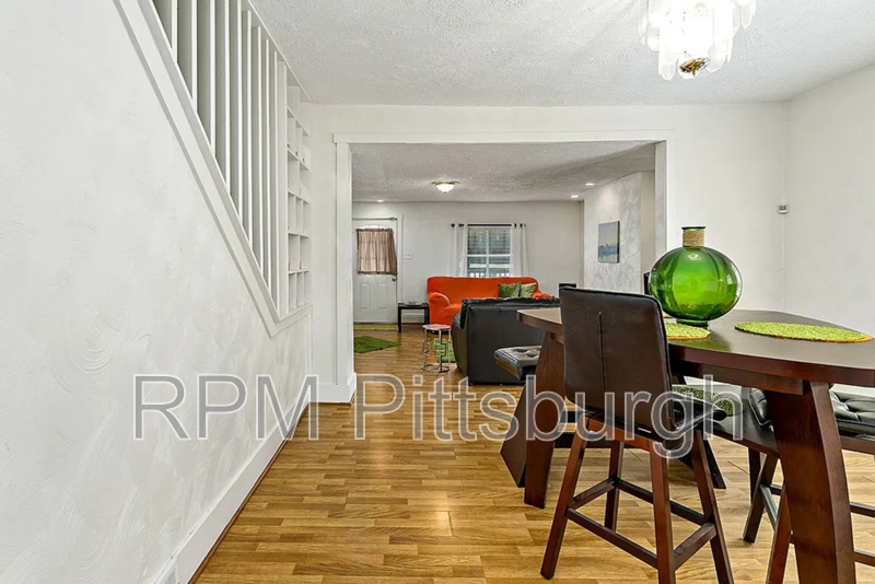 1114 Valley St - Photo 3 of 21