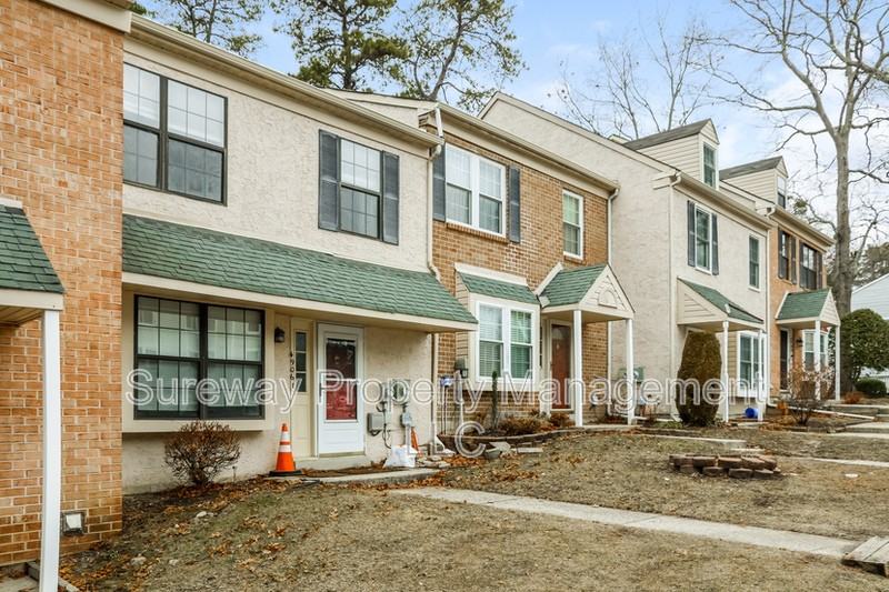 4906 Winterbury Dr - Photo 2 of 15