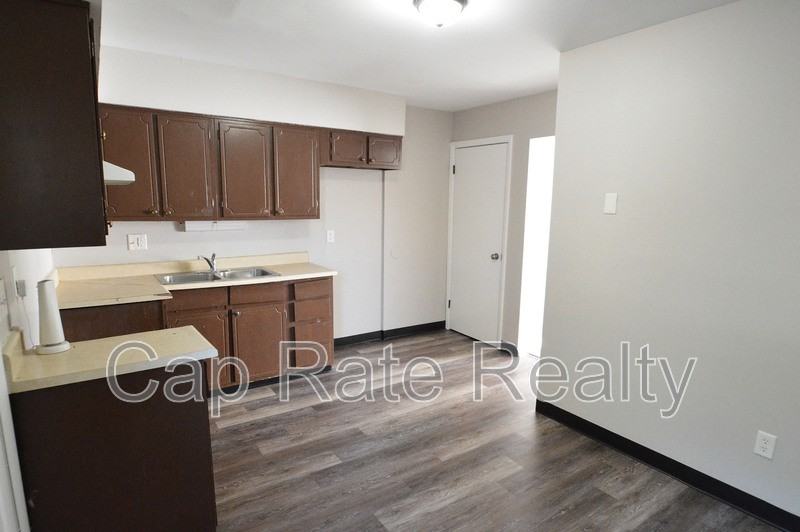 397 Barnett Rd - Photo 5 of 10