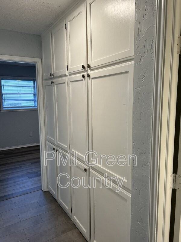 228 S Indianola St - Photo 3 of 8