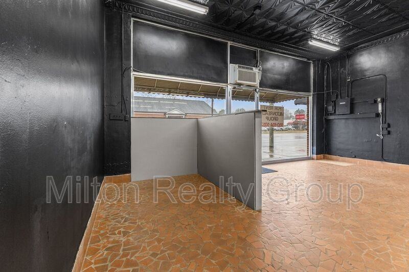 1009 S Main St - Photo 7 of 18