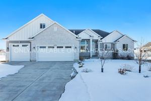 featured image of 693 Spruce Way
