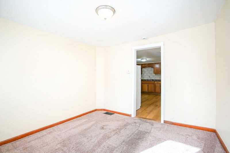 32 Joy St #1R - Photo 2 of 10