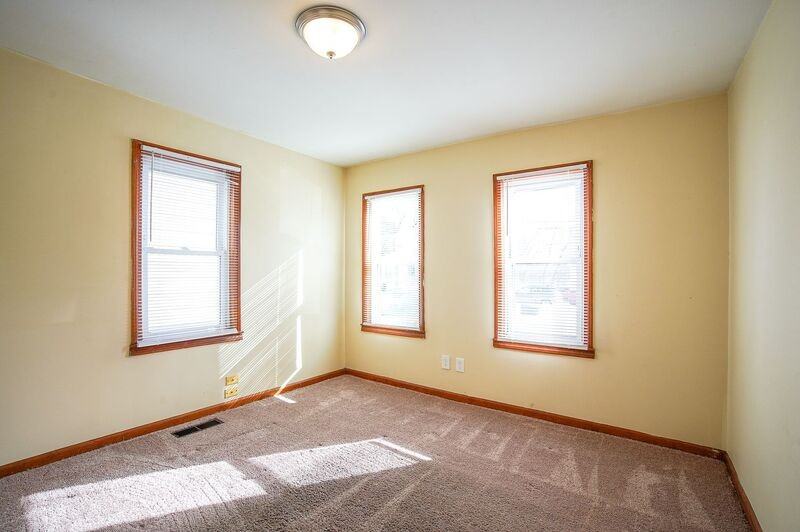 32 Joy St #1R - Photo 3 of 10