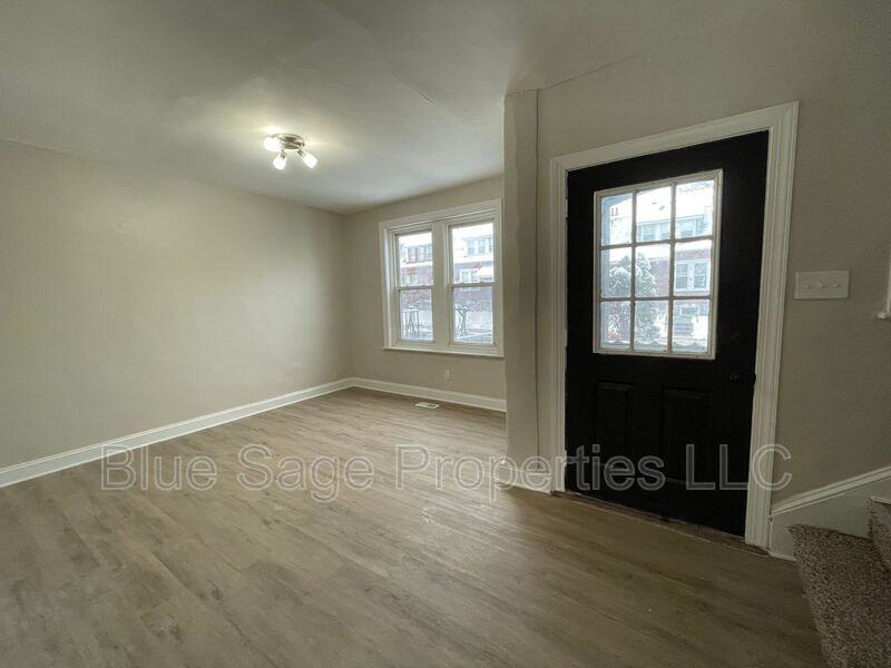 22 Spruce St - Photo 2 of 14