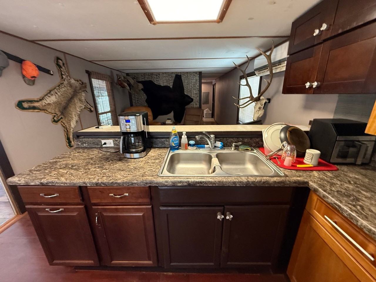 809 Newark St - Photo 4 of 36