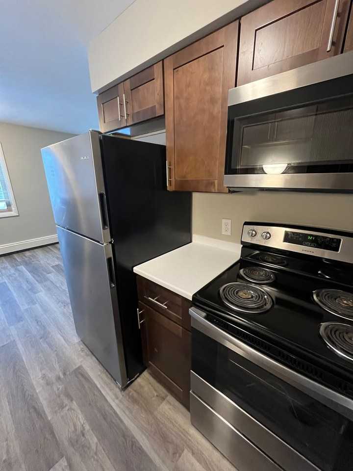 1807 E 3rd St #16 - Photo 5 of 19