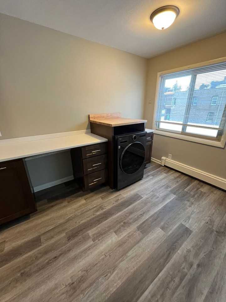 1807 E 3rd St #16 - Photo 4 of 19