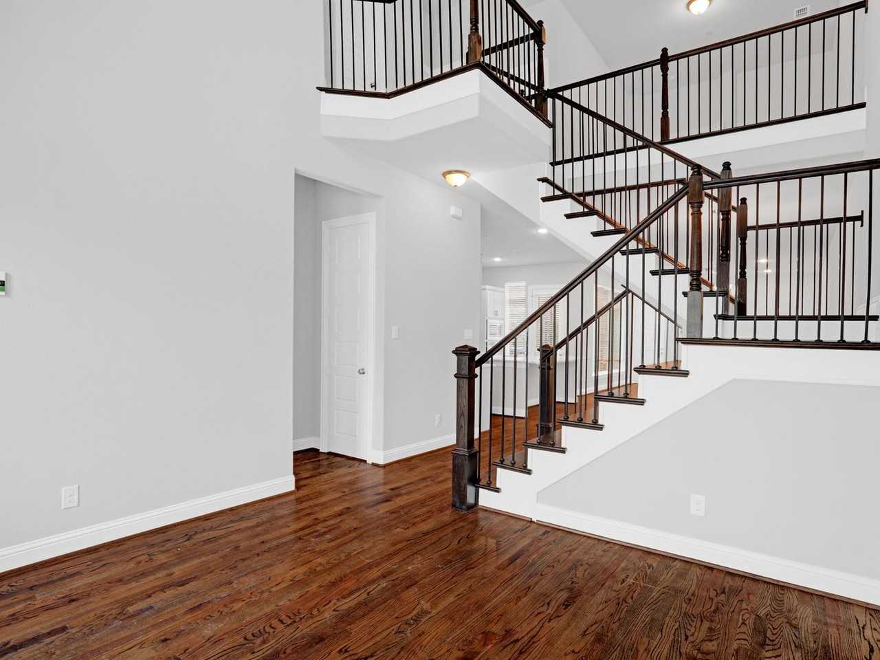 4924 Saguaro Rdg - Photo 2 of 34