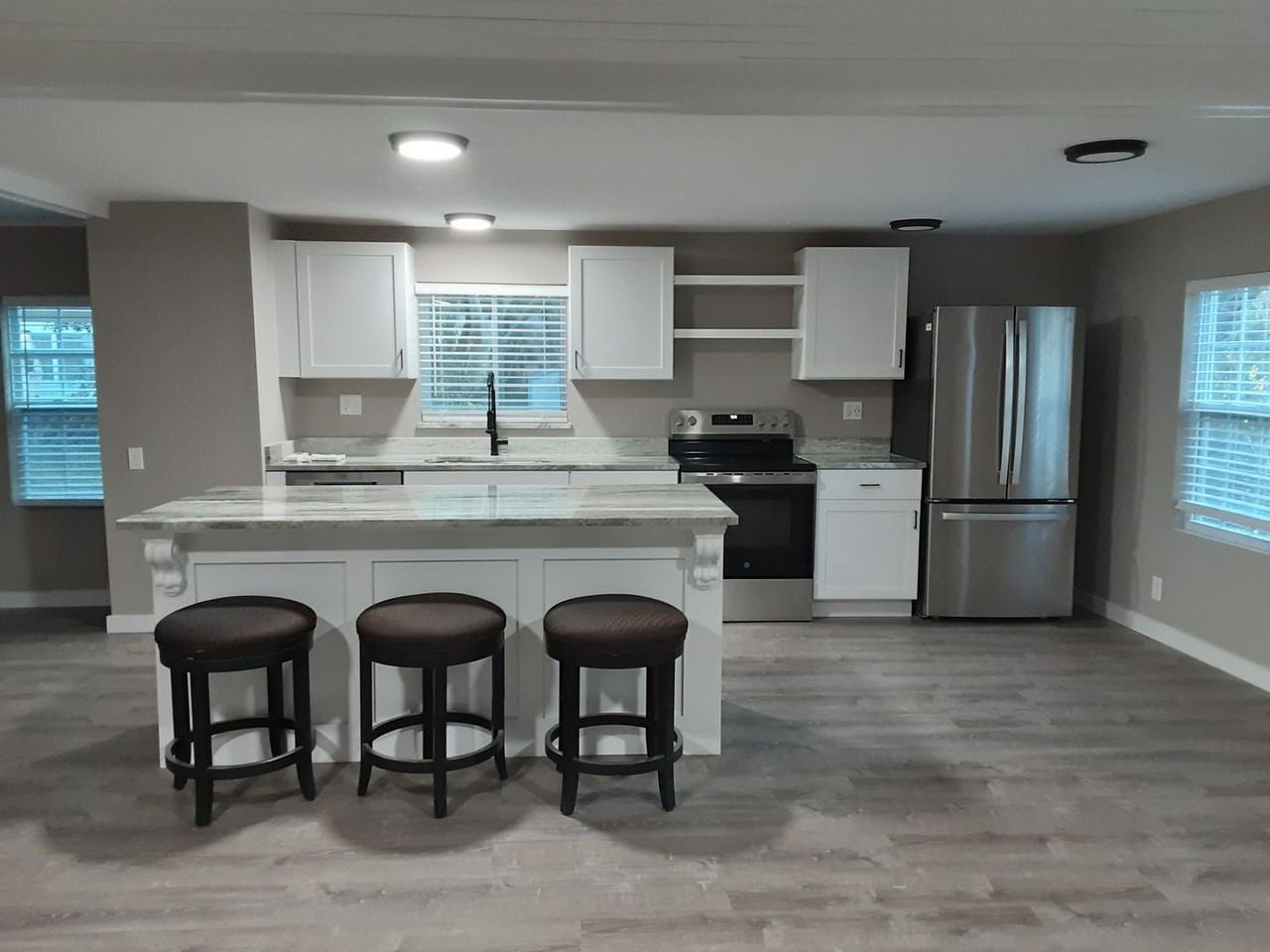 580 Satellite Avenue - Photo 3 of 16